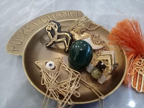 Gold Pocket Change Coin Dish Bowl Jewelry Tray Vintage Trinket Dish Antique Brass Retro Design Gold Plate Gifts for Housewarming, Wedding, Friends, Wife, Mom, Dad in Saudi Arabia