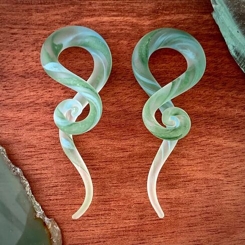 Mystic Mealtals Body Jewelry زوج من مقابس شماعات الموجة الزجاجية الخضراء (PG-591) in Saudi Arabia