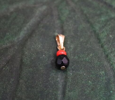 Azabache Charm Pendant 18K الذهب مطلي بسلسلة 18 بوصة - قلادة Azabache in Saudi Arabia