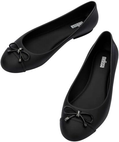 حذاء ميليسا دول V جيلي مسطح للنساء - حذاء باليه ناعم ومرن للنساء، مزين بفيونكة، حذاء جيلي سهل الارتداء ومغلق من الأمام in Kuwait