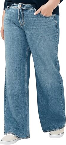 Silver Jeans Co. Women's Plus Size Suki Mid Rise Curvy Fit Wide Leg Jeans in Kuwait