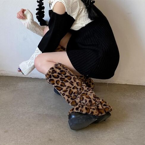 تدفئة الساق للنساء والبنات y2k kawaii fur fur مزدح in Kuwait