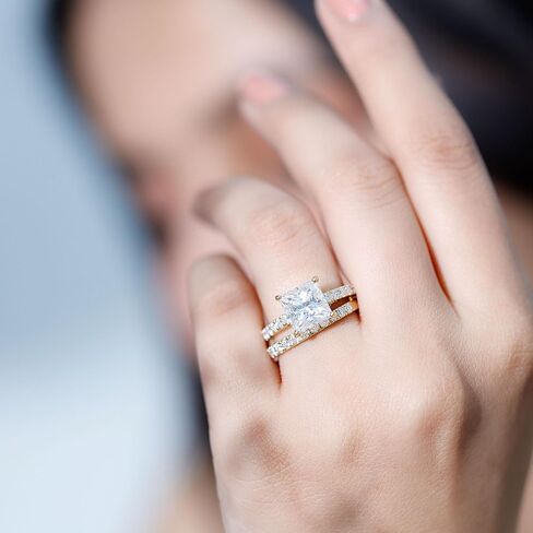 مجموعة خاتم الزفاف المعتمدة من Moissanite ، جودة D-VS1 ، 8 ملم الأميرة Cut Moissanite Ring in Kuwait