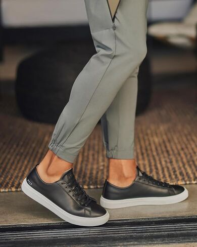Men’s Everyday Sneakers – Casual Lace-Up Shoes with Rubber Sole, Lightweight Leather Footwear, Walking Comfort, Travel Ready in Saudi Arabia