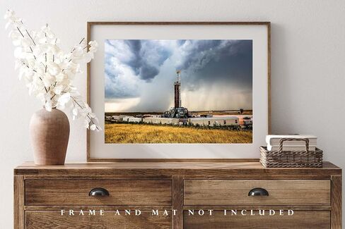 تصوير منصة النفط ، طباعة (غير مؤطر) صورة للحفر Derrick و Storm in Oklahoma Oil and Gas Wall Art Decor (11 × 14 ") in Saudi Arabia