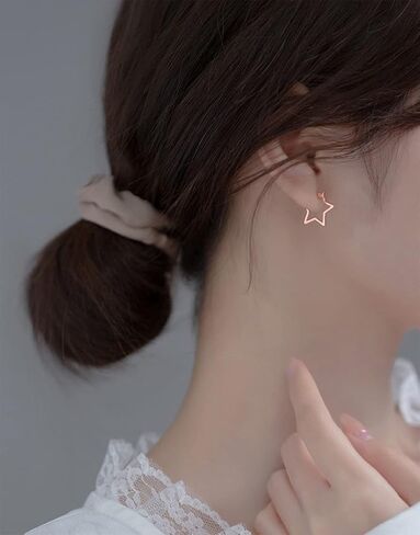 REFFEER SOLID 925 Sterling Silver Minimalist Star Hoop أقراط للنساء المراهقات Star Huggie أقراط طوق in Saudi Arabia
