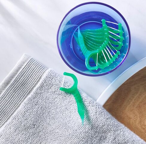 Oral-B Glide with Scope Outlast Dental Floss Picks, Mint, 225 Picks in Saudi Arabia