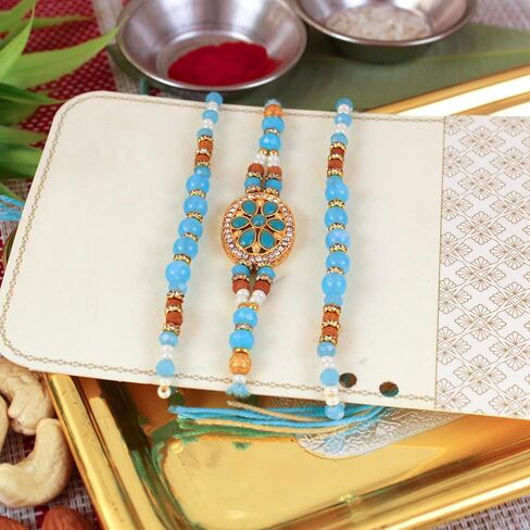 أشرطة مربوطة Rakhi للأخ (مجموعة من 3) | بطاقة تحية صغيرة | Roli Tikka - Raksha Bandhan Bracelet for Brother | هدايا راخي in Saudi Arabia