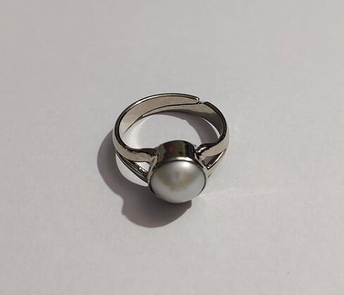Pearl Moti Certfied South seal 4.55 Carat ( Ratti 5.25 ) Pure 925 Sterling Silver Ring in Saudi Arabia