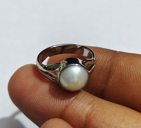 Pearl Moti Certfied South seal 4.55 Carat ( Ratti 5.25 ) Pure 925 Sterling Silver Ring in Saudi Arabia