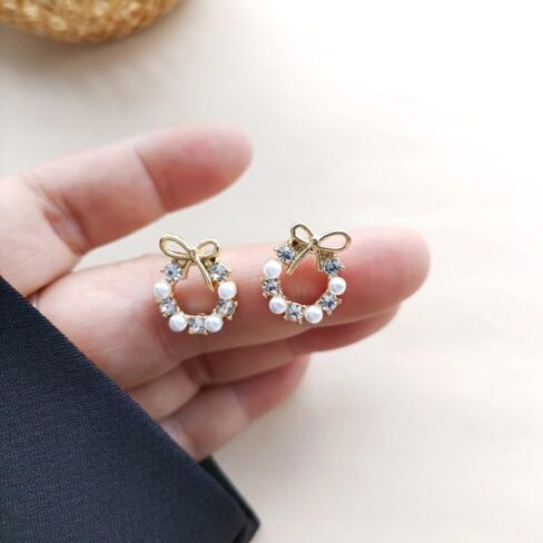 Flower Invisible Clip On Earrings For Women Dangle White Rose Blue Light Purple Floral Pearl Comfortable Non Pierced Clip-on Earrings in Kuwait