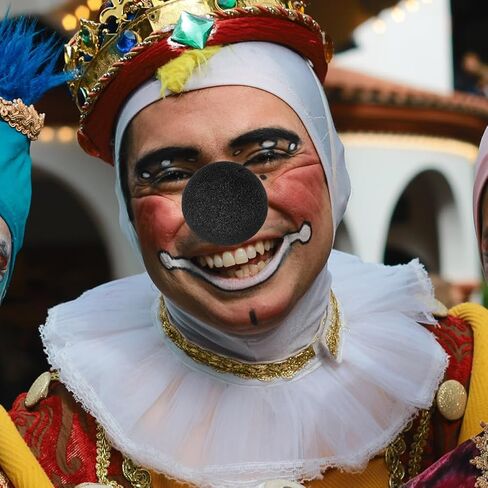 AmoSfun 20pcs أسود إسفنجي المهرج الأنف cosplay الدعائم لعرض حفلة هالوين عيد الميلاد in Saudi Arabia
