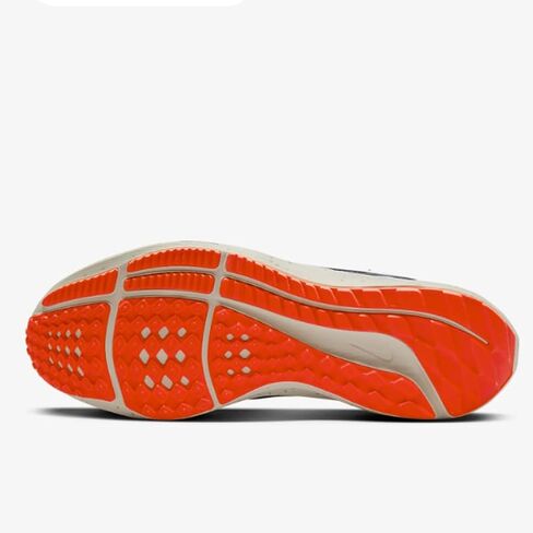 حذاء رياضي رجالي من NIKE Air Zoom Vomero 16 - - 9.5 UK in Saudi Arabia