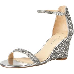 حذاء Sb-Debie النسائي باللون الأزرق من Betsey Johnson in Kuwait