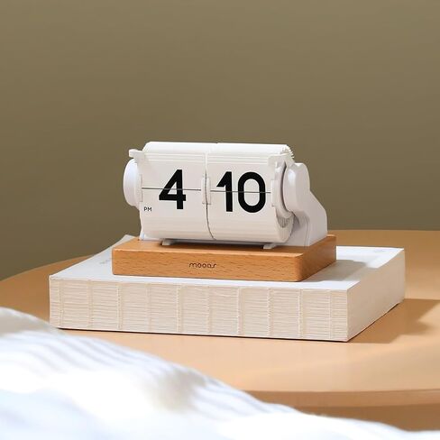 Mooas Multi Wood Mini Flip Desk Clock (White) ، الساعة الرجعية التلقائية التلقائية الأوتوماتيكية ، التقويم الموقت ، ساعة المكتب رقم كبير USB-C ، مثالي لمقهى فندق School School in Kuwait