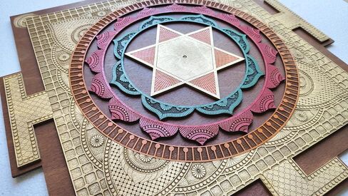 Sudarshana Yantra Wall Art | ديكور حماية الهندسة المقدسة | فيشنو شقرا الفن الخشبي | الهدية الروحية | ديكور غرفة التأمل (70 × 70 سم) in Saudi Arabia