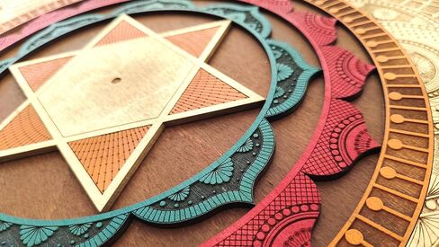 Sudarshana Yantra Wall Art | ديكور حماية الهندسة المقدسة | فيشنو شقرا الفن الخشبي | الهدية الروحية | ديكور غرفة التأمل (70 × 70 سم) in Saudi Arabia