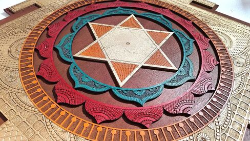 Sudarshana Yantra Wall Art | ديكور حماية الهندسة المقدسة | فيشنو شقرا الفن الخشبي | الهدية الروحية | ديكور غرفة التأمل (70 × 70 سم) in Saudi Arabia