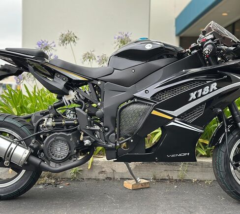 200CC Automatic Motorcycle ، Venom X18R Black ، RX-6 Auto ، WASP 200 ، ناقل حركة أوتوماتيكي بالكامل ، دراجة رياضية قانونية في الشارع ، المصابيح الأمامية ، عداد السرعة الرقمية ، موتو للبالغين ، لا تروس كاملة in Kuwait