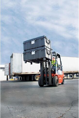 Pelican Products 0550-000-110 Pelican 0550-000-110 Large Transport Case with Foam (Black) in Kuwait