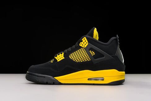 Nike Air Jordan 4 Retro - Thunder in Saudi Arabia