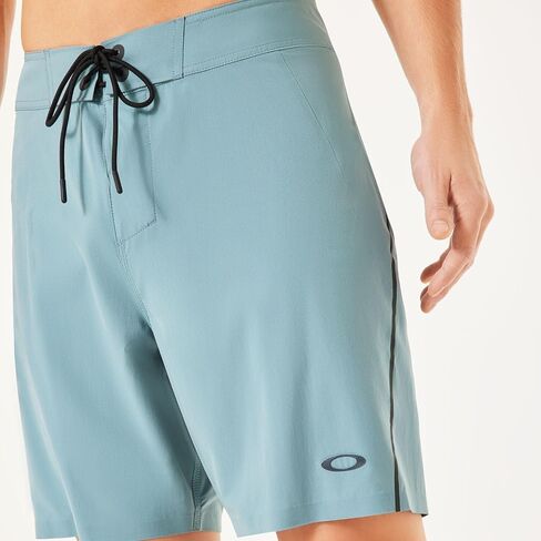Oakley Men's Performance 19'' Boardshort in Saudi Arabia