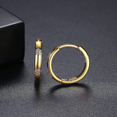 14K Gold Floral Moissanite الكفة الأذن الكبيرة للنساء ، تصميم معقد وفريد من نوعه in Kuwait