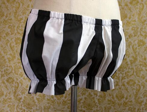 Faretumiya Women Bloomer Shorts Halloween مخططة الكشكش شورتات اليقطين منخفضة الخصر Y2K الصبي in Saudi Arabia