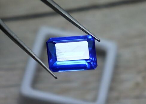 Natural 10.5 Ct Emerald Cut Unheated Untreated Royal Blue Sapphire Loose Gemstone Collectable Gem Stone 14 x 10.5 x 6.8 mm Approx Perfect for Custom Jewelry Creation in Saudi Arabia