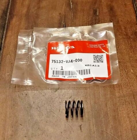 استبدال Honda New Genuine Brake حامل الفرامل Spring GXV160 HRA214 HRC216 75132-VA4-000 OEM in Saudi Arabia