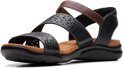 صندل مسطح نسائي من Clarks Kitly Way، جلد الكرز، 10 عرض، 26177801 in Saudi Arabia