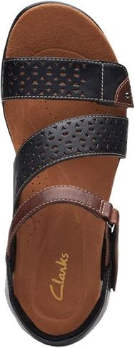 صندل مسطح نسائي من Clarks Kitly Way، جلد الكرز، 10 عرض، 26177801 in Saudi Arabia