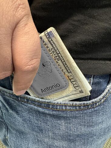 LaserGram Slim Magnetic Money Clip, Keep Calm and Play Poker, Personalized Engraving Included (Black with Silver) in Saudi Arabia