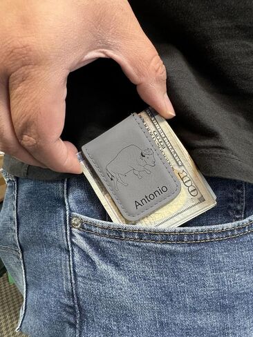 LaserGram Slim Magnetic Money Clip, Keep Calm and Play Poker, Personalized Engraving Included (Black with Silver) in Saudi Arabia