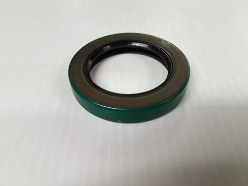 C-6 الخلفية (3.066 "OD) (شاحنة W الترباس على نير) 1968 UP Metal Clad SEAL ناقل حركة أوتوماتيكي in Kuwait