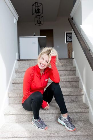 Alex + Abby Quarty Quarter Zip Pullover in Saudi Arabia