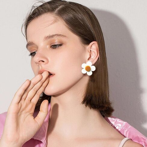 Daisy Earrings for Women Dangle Dangling, Black White Flower Drop Earring 60s 70s Jewelry Gifts for Women (Daisy-White) in Kuwait