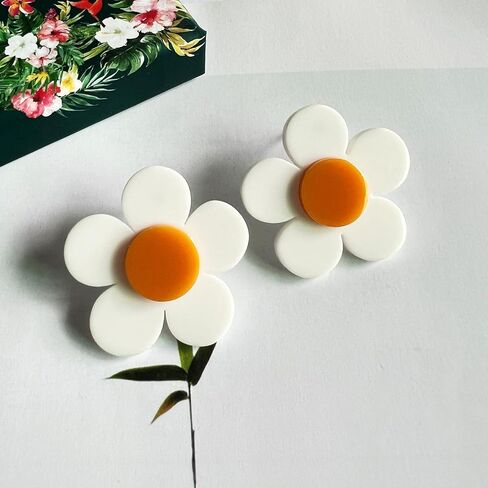 Daisy Earrings for Women Dangle Dangling, Black White Flower Drop Earring 60s 70s Jewelry Gifts for Women (Daisy-White) in Kuwait