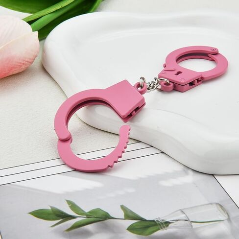 yangqian البسيطة تكبيل مفتاح سلسلة هدية للزوجين المفاتيح للنساء الرجال صديق هدايا عيد ميلاد للأزواج هدايا لصديق هدايا عيد الميلاد وهمية اللعب اليد الأصفاد حلقة رئيسية in Kuwait