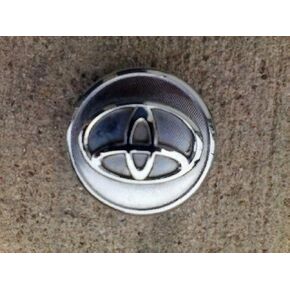 OEM TOYOTA Yaris Corolla Prius 2005-2011 Wheel Center Cap HUBCAP 42603-02220 in Kuwait