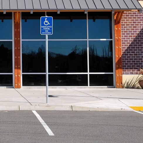 لافتة SmartSign مقاس 18 × 12 بوصة "مواقف سيارات للمعاقين - سيارة يمكن الوصول إليها"، 63 مل من الألومنيوم، مادة عاكسة من الدرجة الهندسية مغلفة 3M، أزرق وأبيض in Saudi Arabia