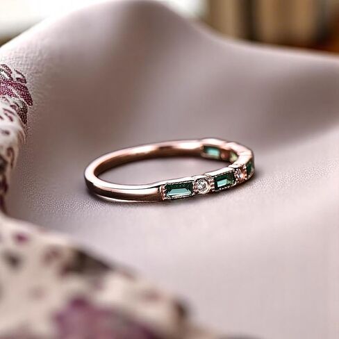 Art Deco Emerald & Moissanite Band for Women ، 14K صلب صلب ذهبي خمر خاتم خمر خمر ، ومجوهرات هدية عيد ميلاد ، فرقة الزفاف الخالدة in Kuwait
