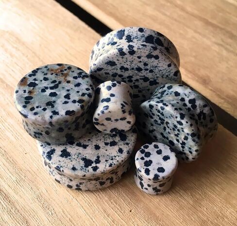 زوج من المقابس الحجرية العضوية Dalmatian Jasper - تصل إلى 38 ملم! in Saudi Arabia