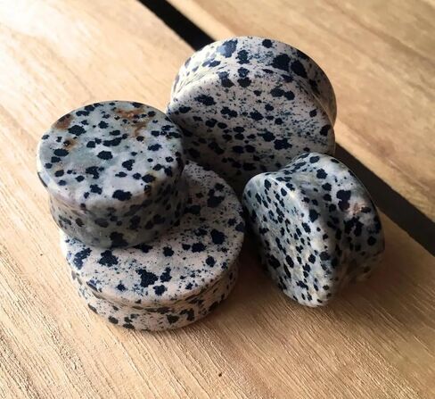 زوج من المقابس الحجرية العضوية Dalmatian Jasper - تصل إلى 38 ملم! in Saudi Arabia