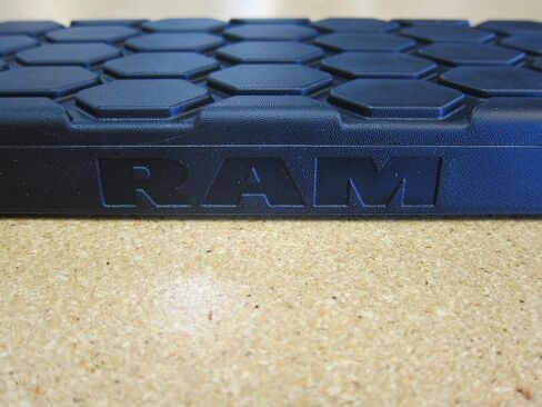 Mopar Dodge Ram Side Step Nerf Bar Bar Pad Pad Oem in Saudi Arabia