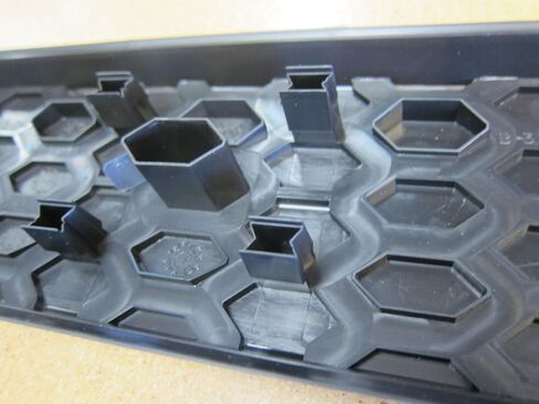 Mopar Dodge Ram Side Step Nerf Bar Bar Pad Pad Oem in Saudi Arabia