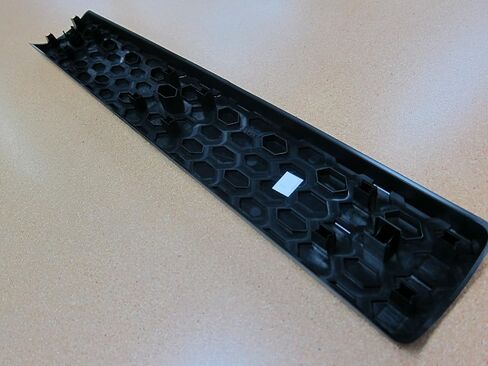 Mopar Dodge Ram Side Step Nerf Bar Bar Pad Pad Oem in Saudi Arabia