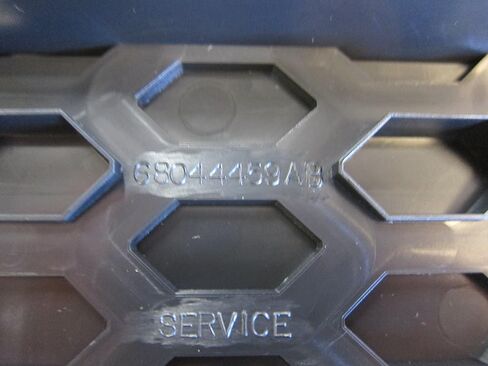 Mopar Dodge Ram Side Step Nerf Bar Bar Pad Pad Oem in Saudi Arabia