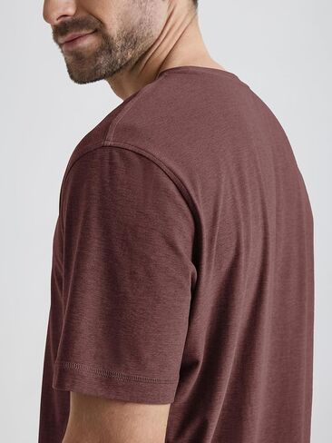 تي شيرت أداء Ododos للرجال - Tee Stratum Tech Tee ، فتيل رطوبة ناعمة UPF 50+ من قميص اللياقة in Kuwait