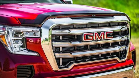 EGR 301791 SuperGuard Hood Guard Bug Deflector Protector, Dark Smoke Finish, Compatible with Select GMC Sierra All Cabs Models in Saudi Arabia